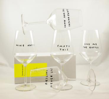 Weinglas mit Aufdruck 'Chardonnay'
